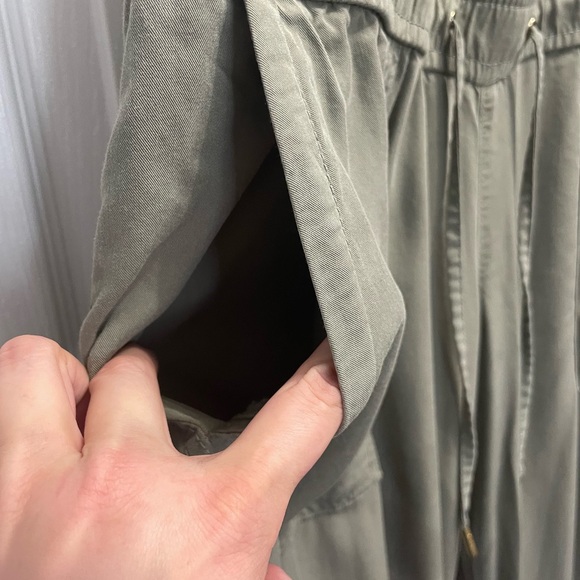 H&M Mama Maternity Women’s Olive Green Cargo Jogger Utility Pants Medium - Picture 4 of 9